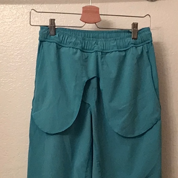 Men’s Lululemon workout shorts - Picture 4 of 4